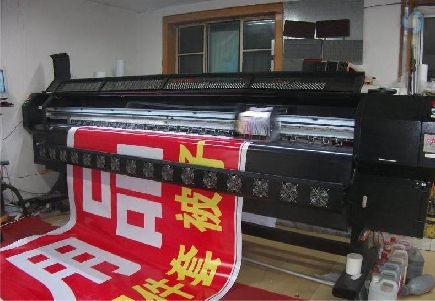 香格里拉喷绘广告分辨率是多少？