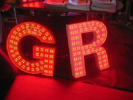 香格里拉LED发光字常见的安装误区。